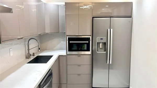 $3,000 | 3701 North Country Club Drive, Unit 1505, Aventura, FL 33180