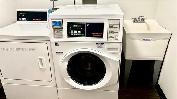 $3,000 | 3701 North Country Club Drive, Unit 1505, Aventura, FL 33180