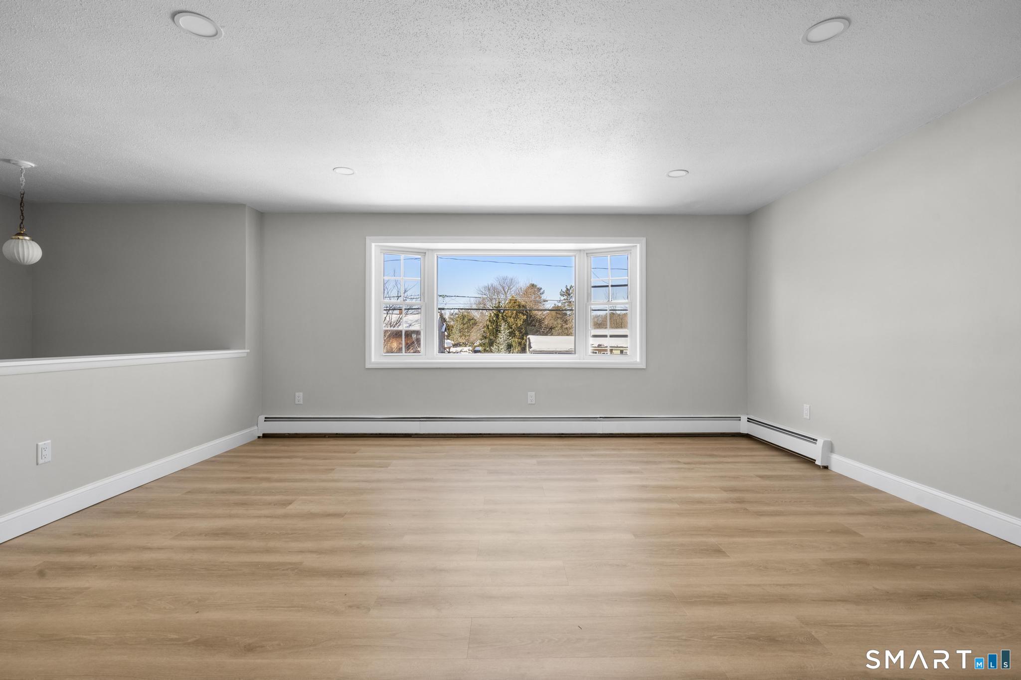 534 Rye Street South Windsor, CT 06074 - Photo 4 of 35