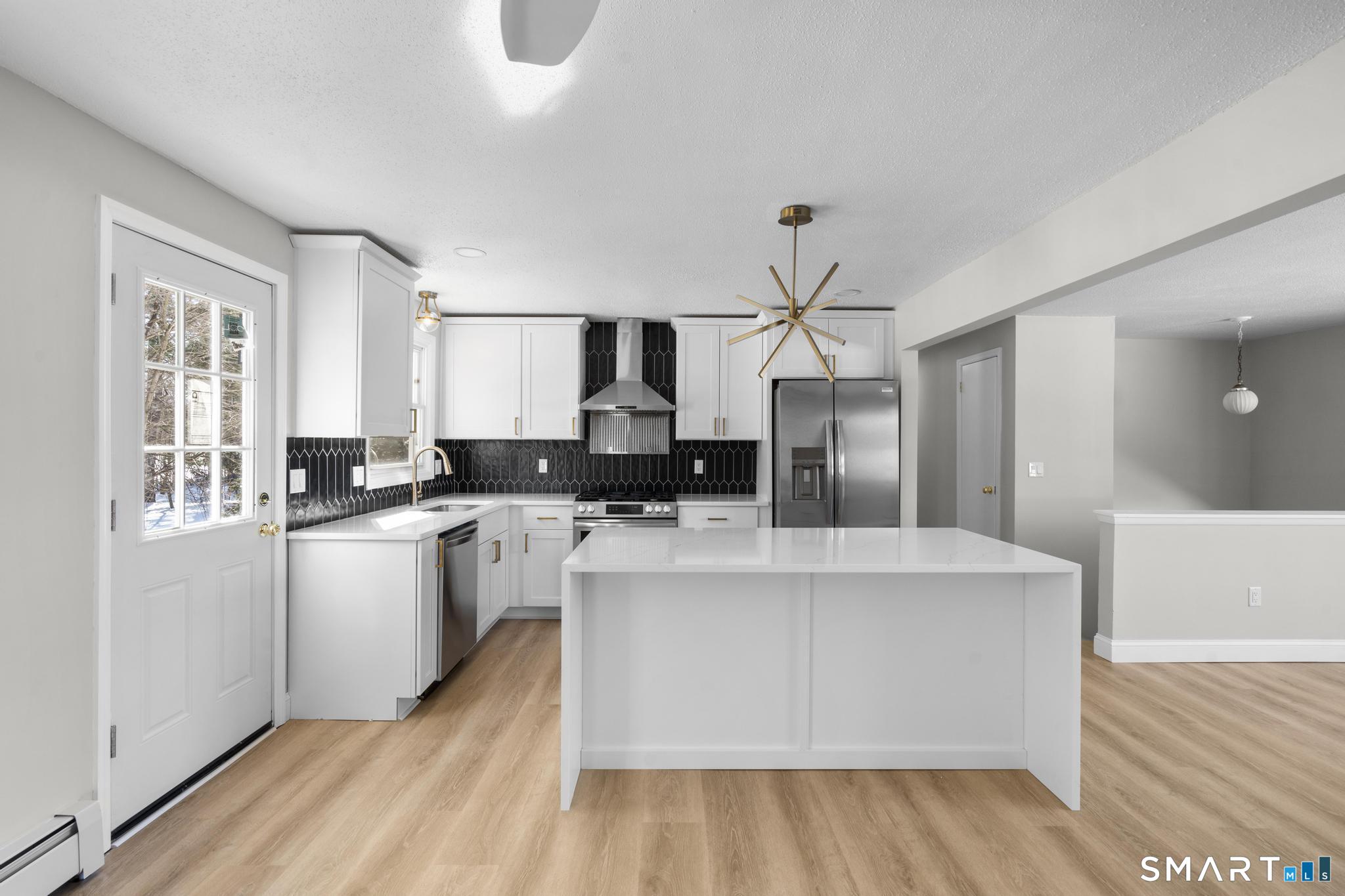 534 Rye Street South Windsor, CT 06074 - Photo 9 of 35