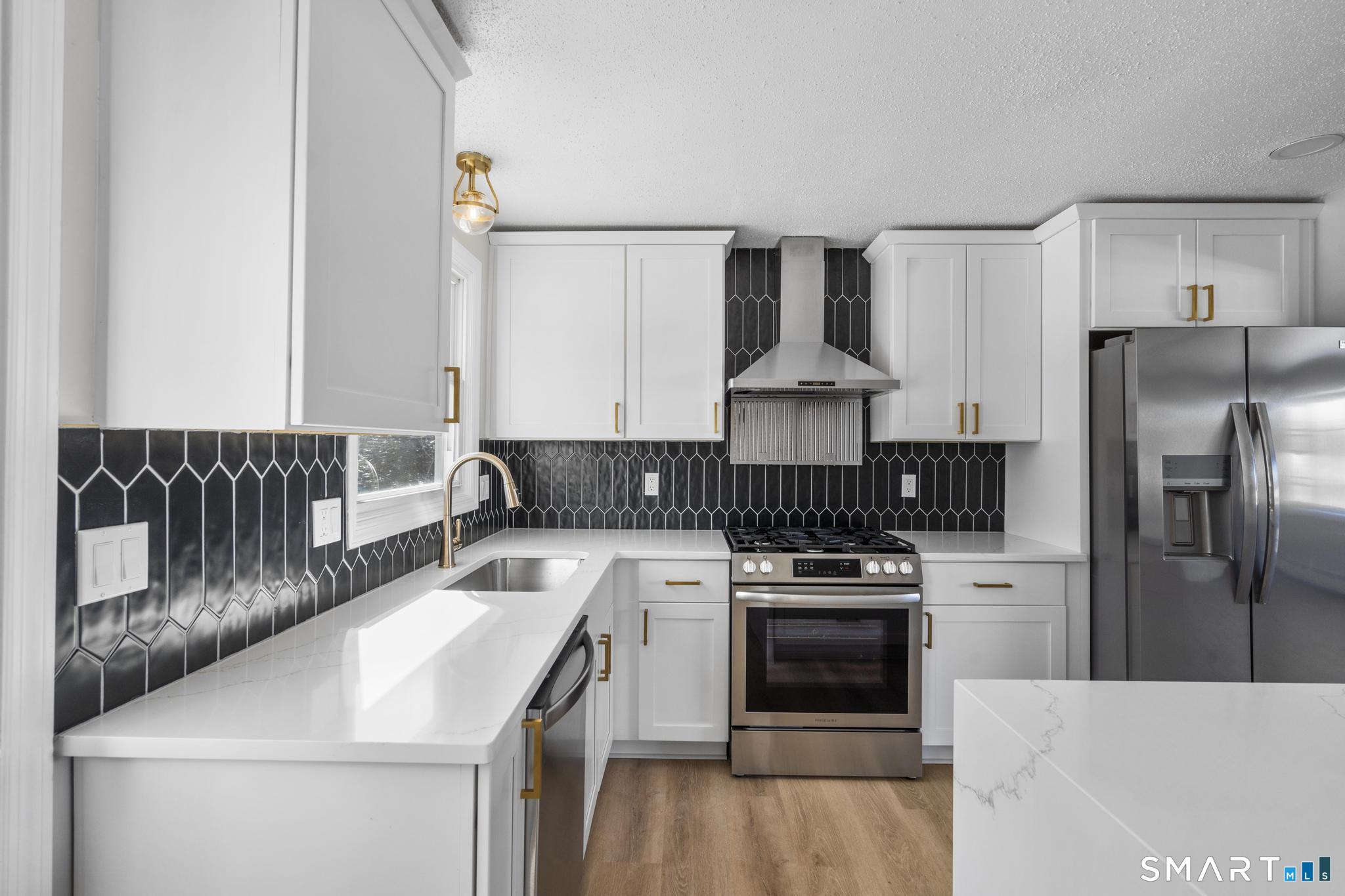 534 Rye Street South Windsor, CT 06074 - Photo 10 of 35