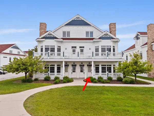 $449,900 | 418 Beachfront Drive, Unit 7, Sheboygan, WI 53081