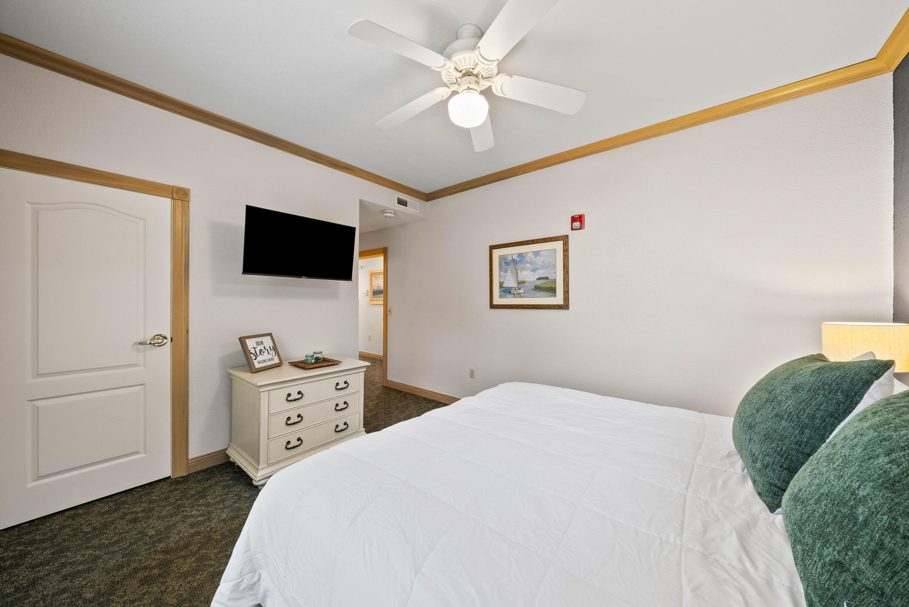 418 Beachfront Drive, Unit 7 Sheboygan, WI 53081 - Photo 13 of 25 Primary Bedroom