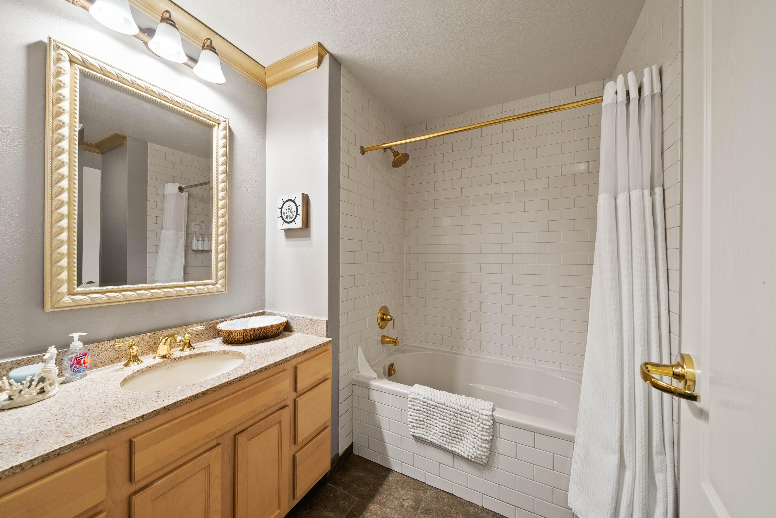 418 Beachfront Drive, Unit 7 Sheboygan, WI 53081 - Photo 15 of 25 Primary Bathroom