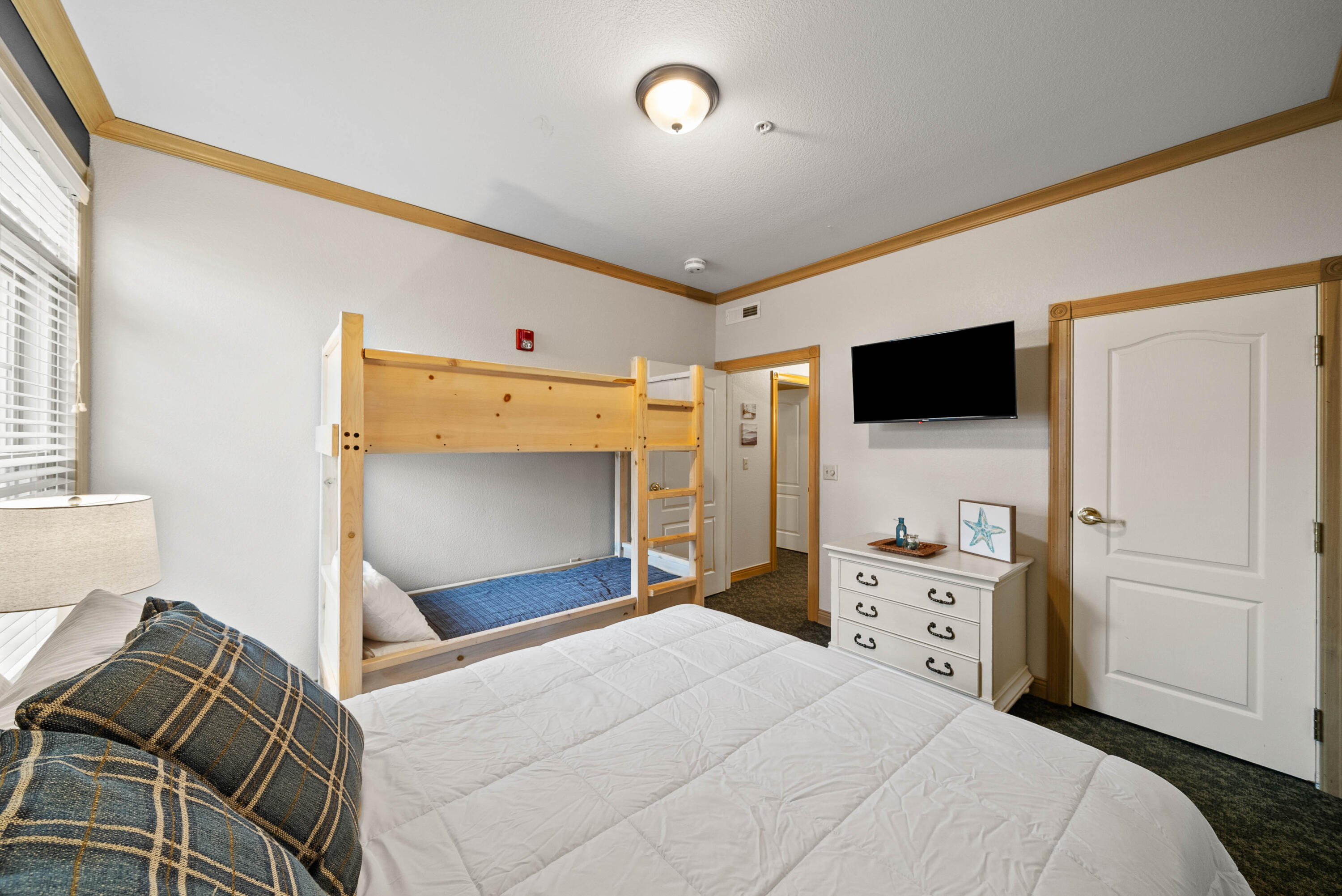 418 Beachfront Drive, Unit 7 Sheboygan, WI 53081 - Photo 17 of 25 Bedroom 2