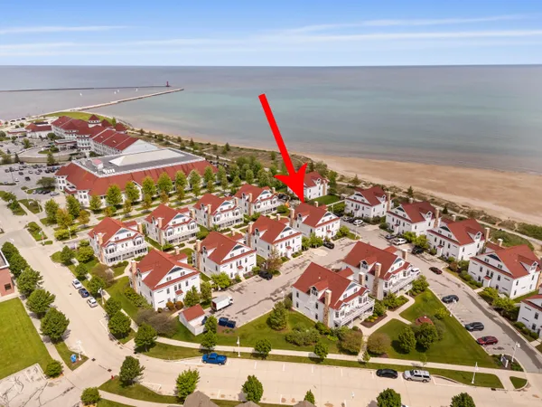 $449,900 | 418 Beachfront Drive, Unit 7, Sheboygan, WI 53081