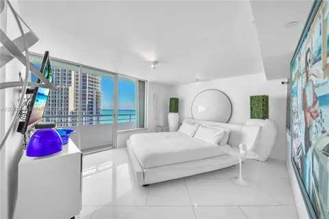 $2,750,000 | 400 South Pointe Drive, Unit 2310, Miami Beach, FL 33139