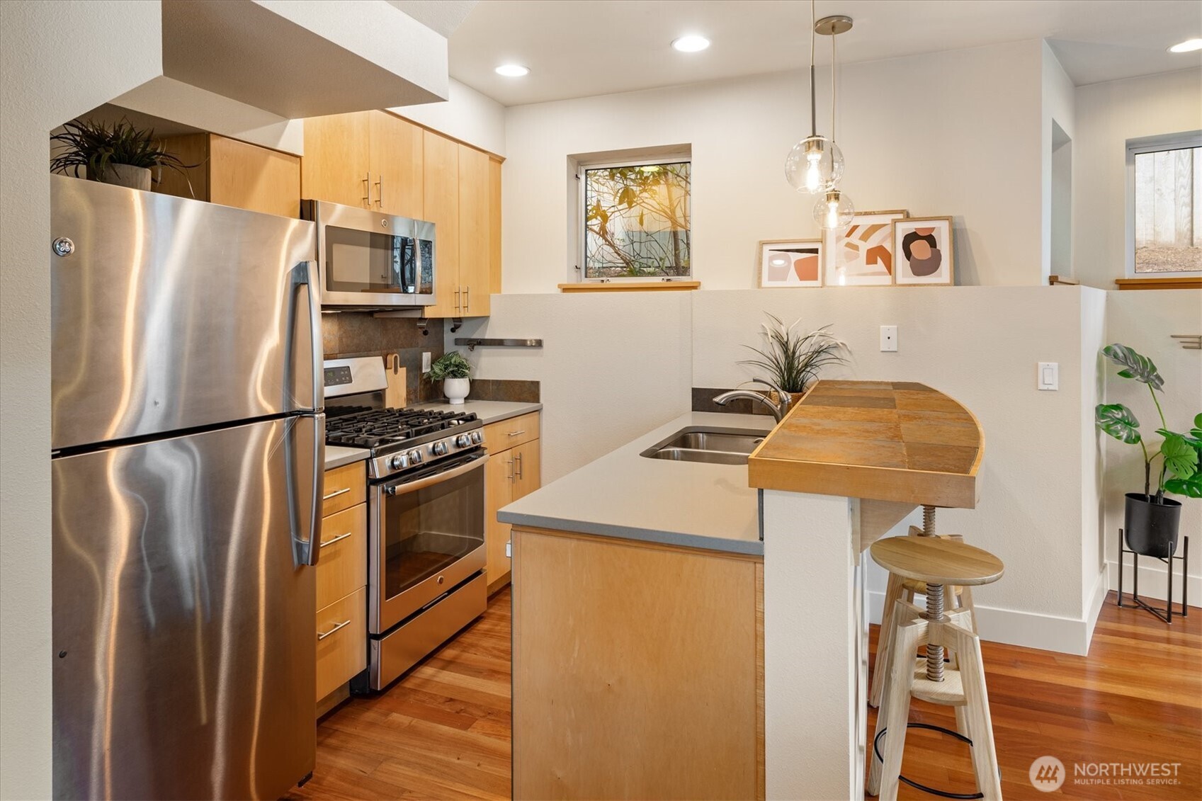 2363 South McClellan Street Seattle, WA 98144 - Photo 11 of 34