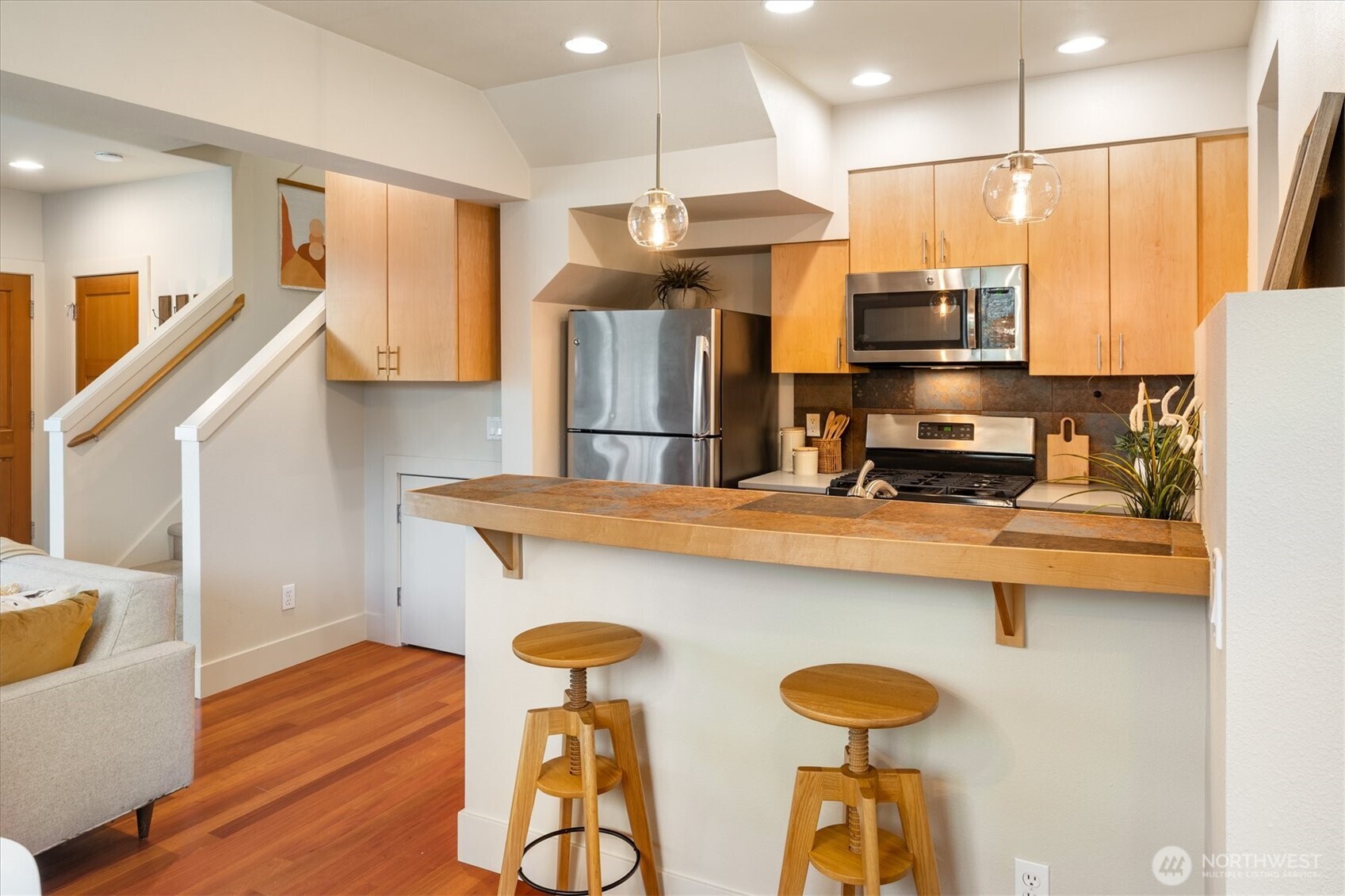 2363 South McClellan Street Seattle, WA 98144 - Photo 12 of 34