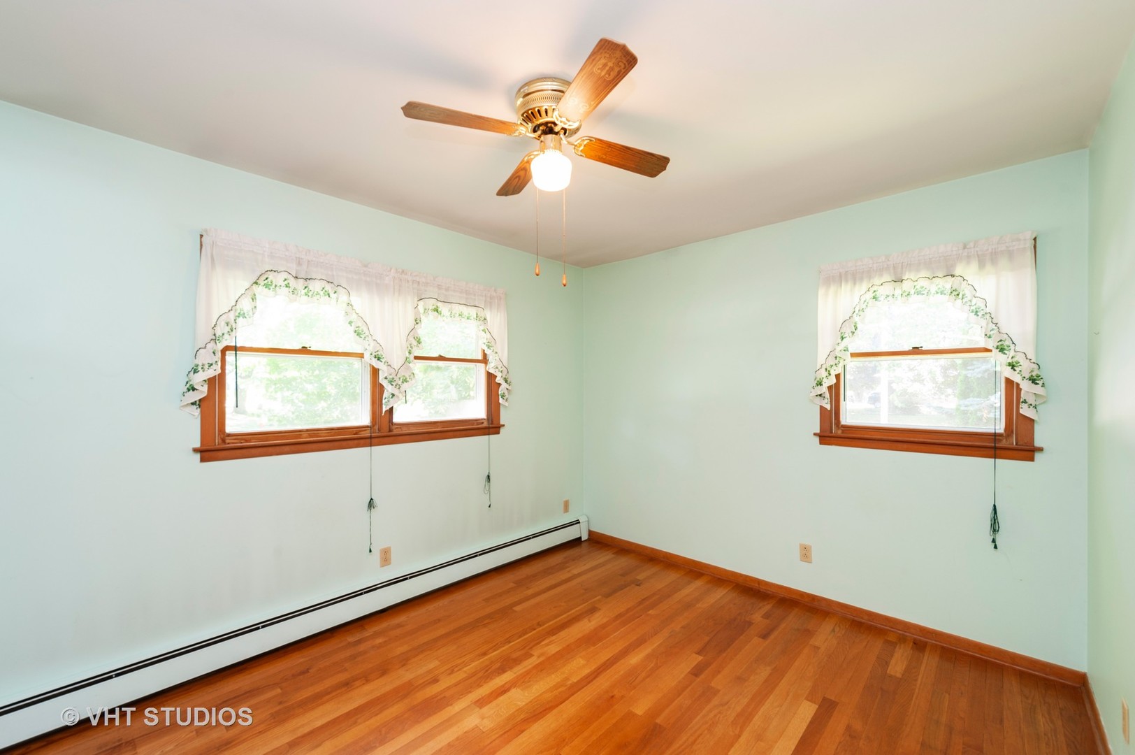9620 Jean Drive Hebron, IL 60034 - Photo 7 of 11 an empty room with window
