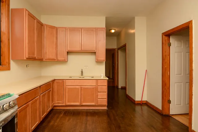 $2,600 | 2825 North Milwaukee Avenue, Unit 1, Chicago, IL 60618