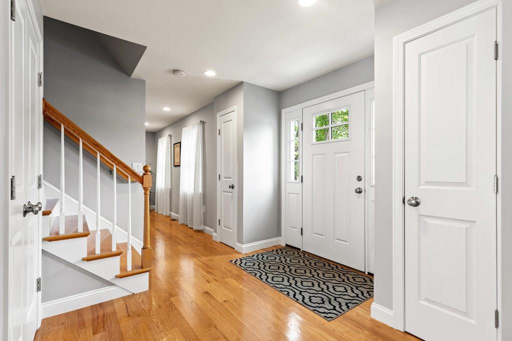 205 Allen Road Billerica, MA 01821 - Photo 3 of 32