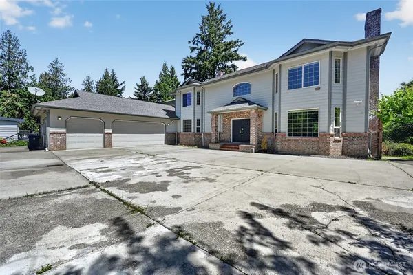 $1,725,000 | 18432 West Lake Desire Drive Southeast, Renton, WA 98058