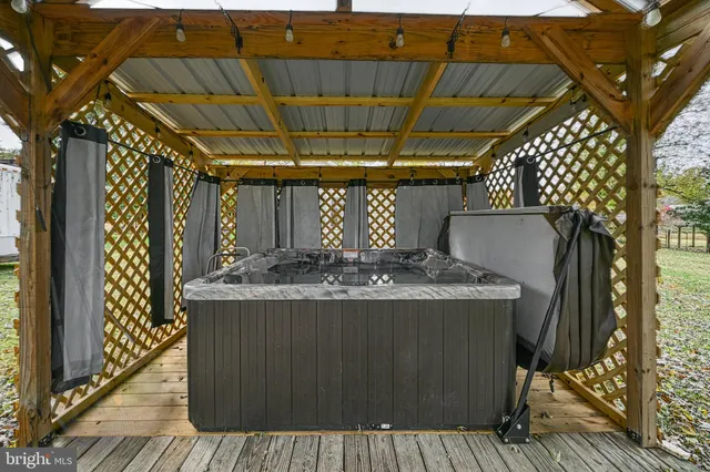 a view of a house with a yard and plants