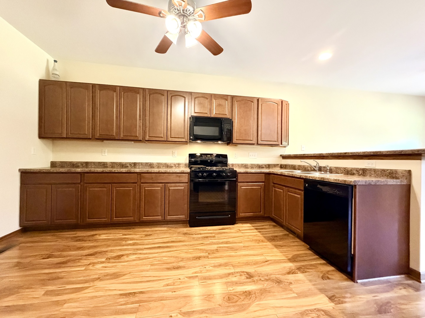 1354 Ridge Drive Sycamore, IL 60178 - Photo 9 of 38