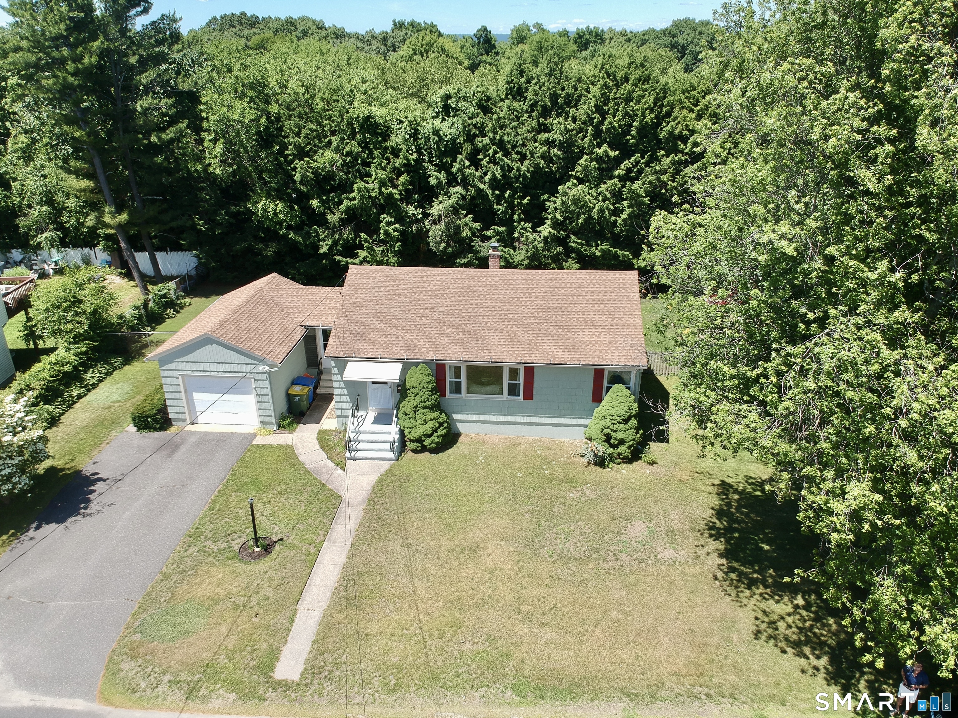 100 Decicco Road Waterbury, CT 06705 - Photo 4 of 34