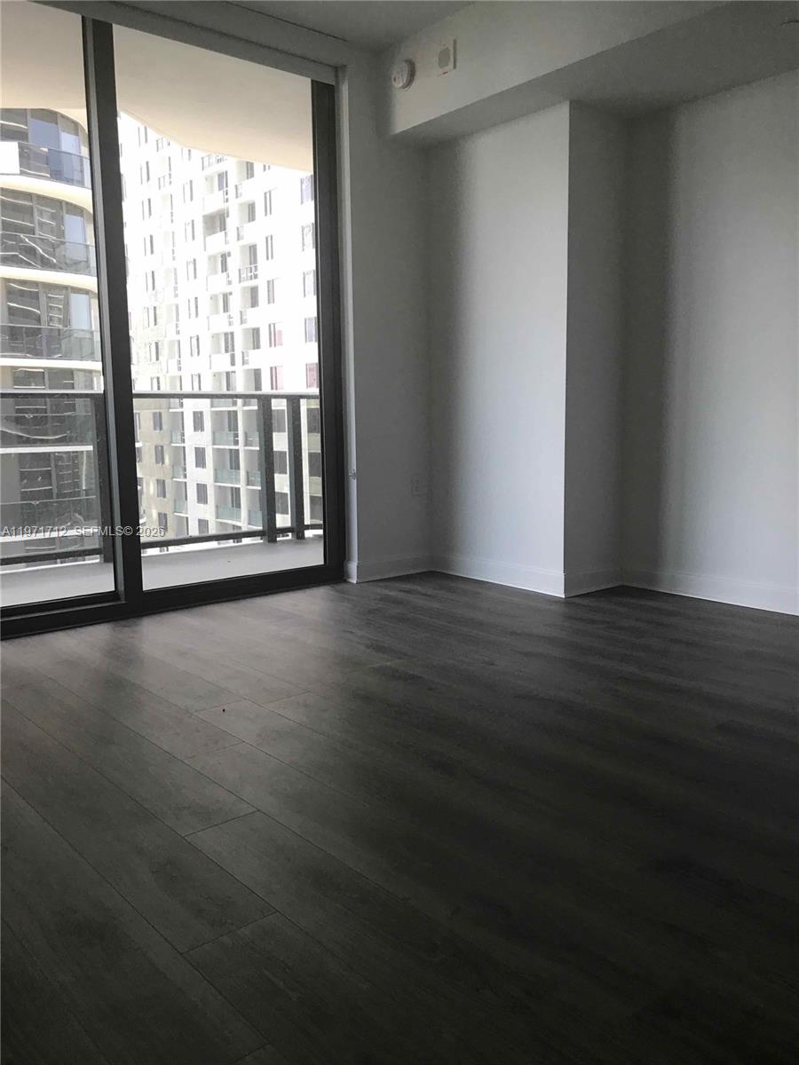 45 Southwest 9th Street, Unit 2807 Miami, FL 33130 - Photo 12 of 43