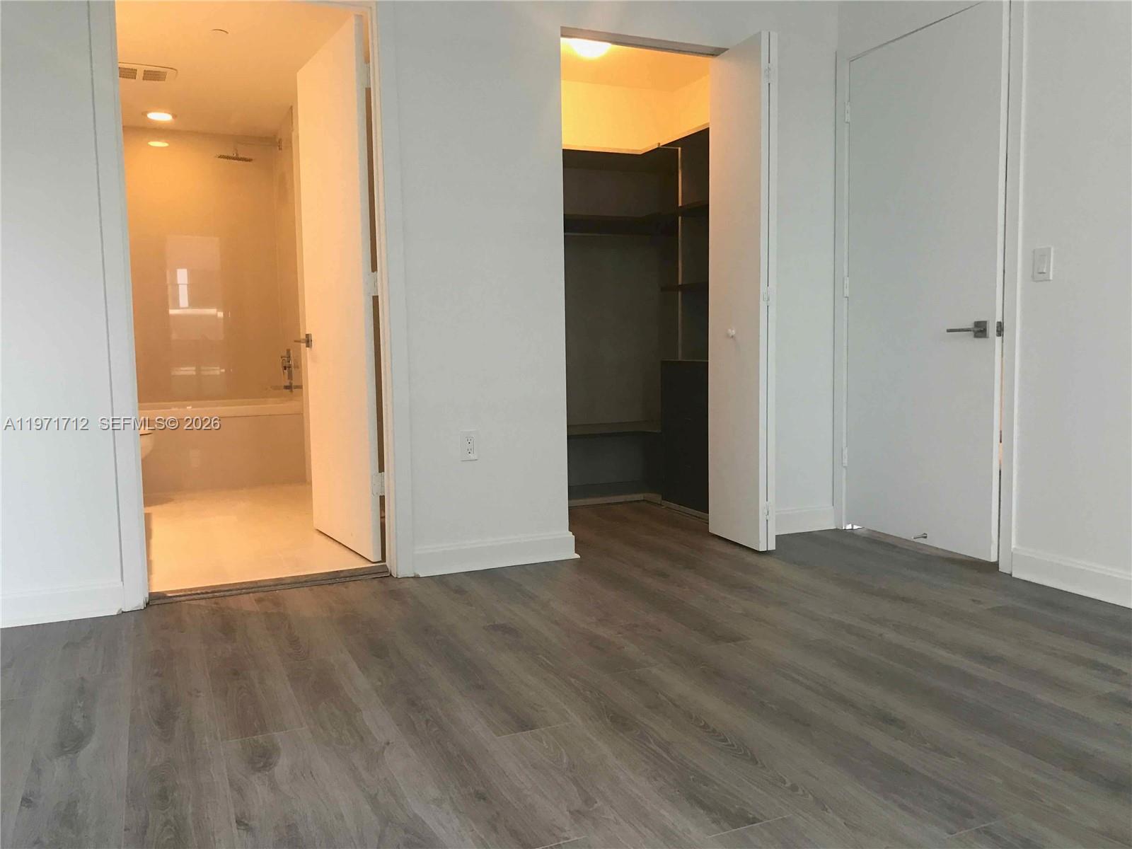 45 Southwest 9th Street, Unit 2807 Miami, FL 33130 - Photo 13 of 43