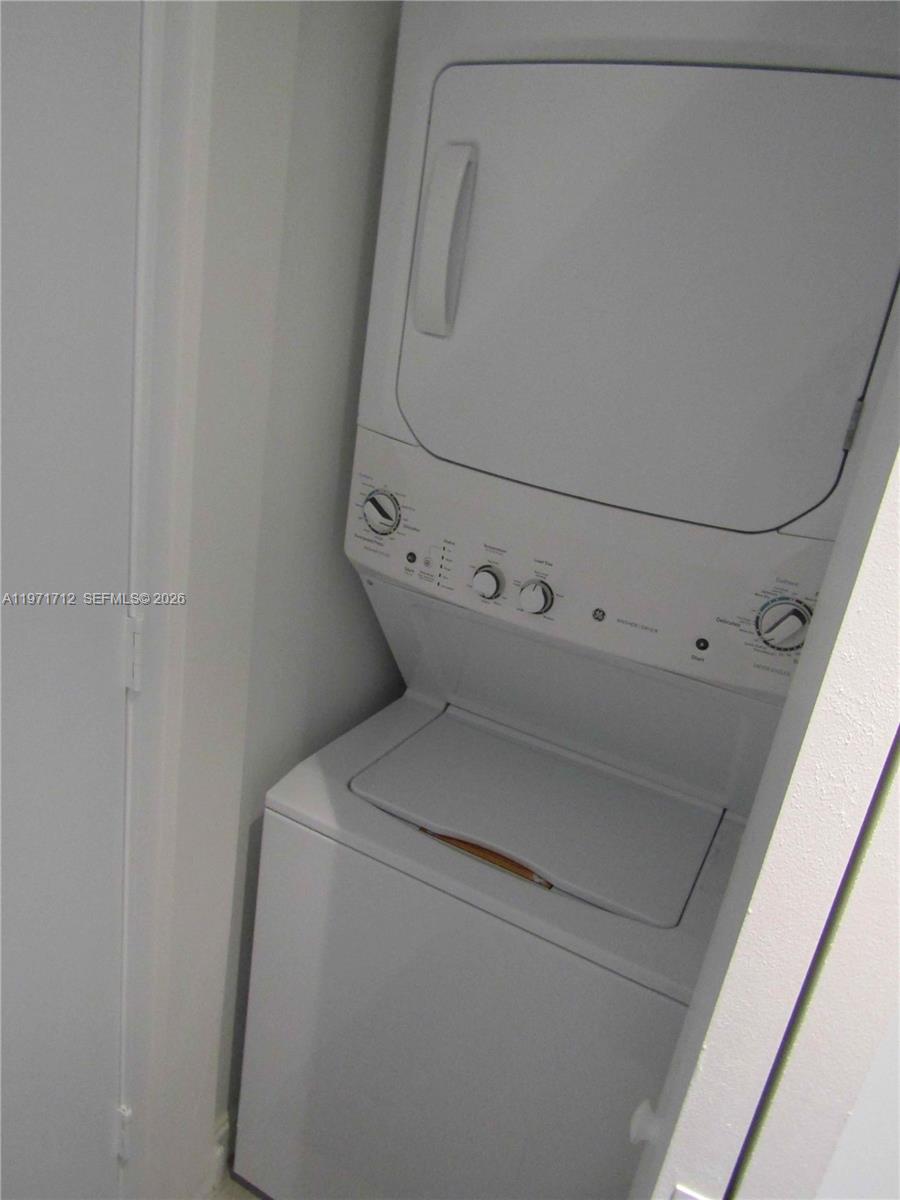 45 Southwest 9th Street, Unit 2807 Miami, FL 33130 - Photo 18 of 43