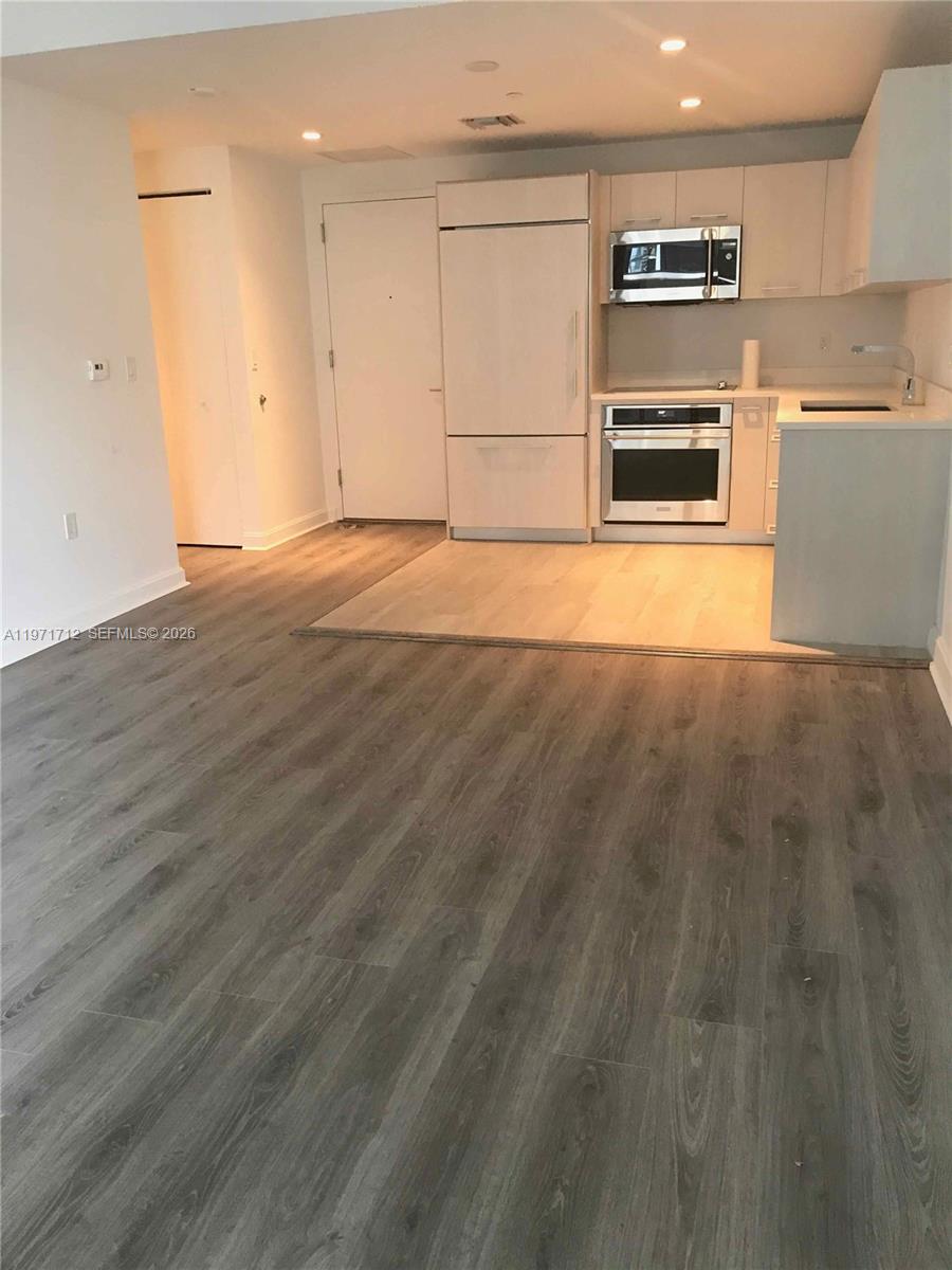 45 Southwest 9th Street, Unit 2807 Miami, FL 33130 - Photo 4 of 43