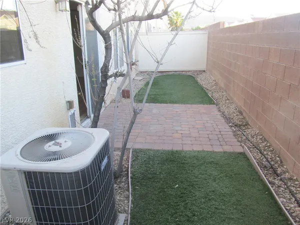 $1,940 | 9998 Tittleton Avenue, Las Vegas, NV 89148