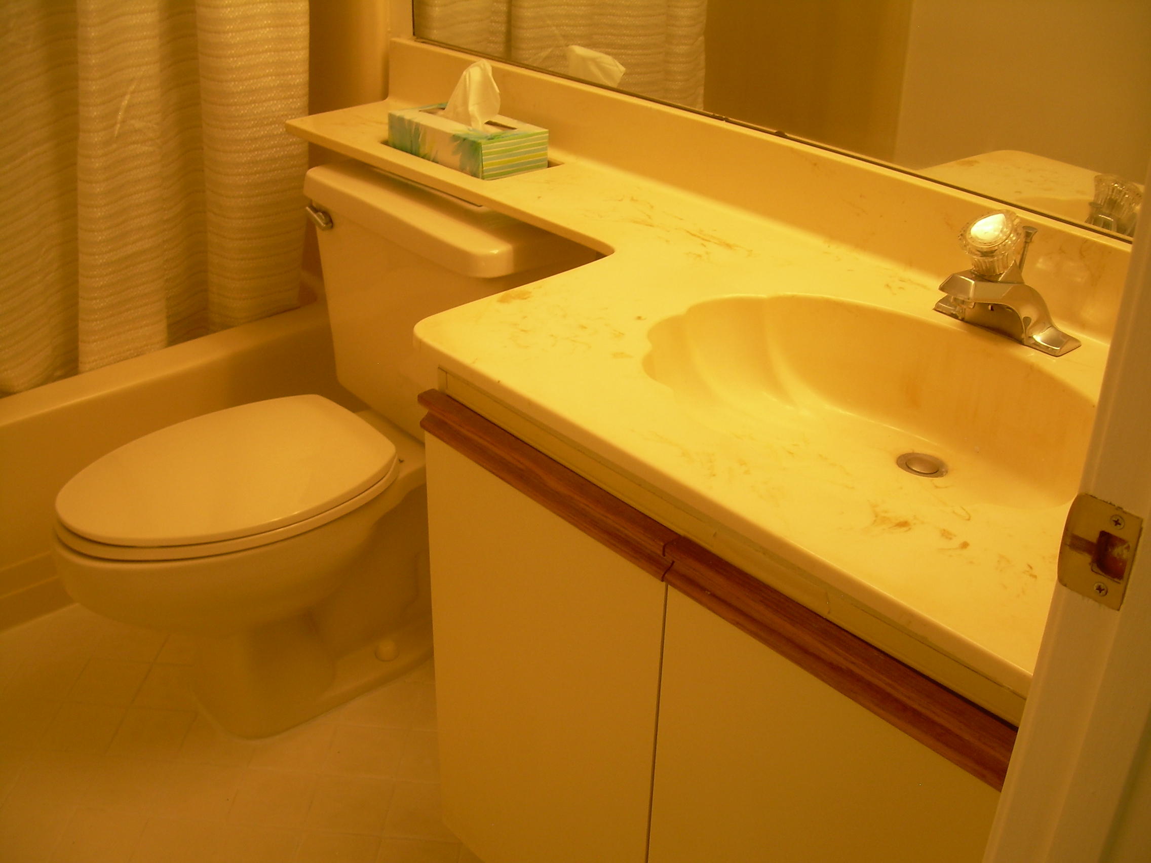 400 Club Circle, Unit 108 Boca Raton, FL 33487 - Photo 11 of 19 Second Bath