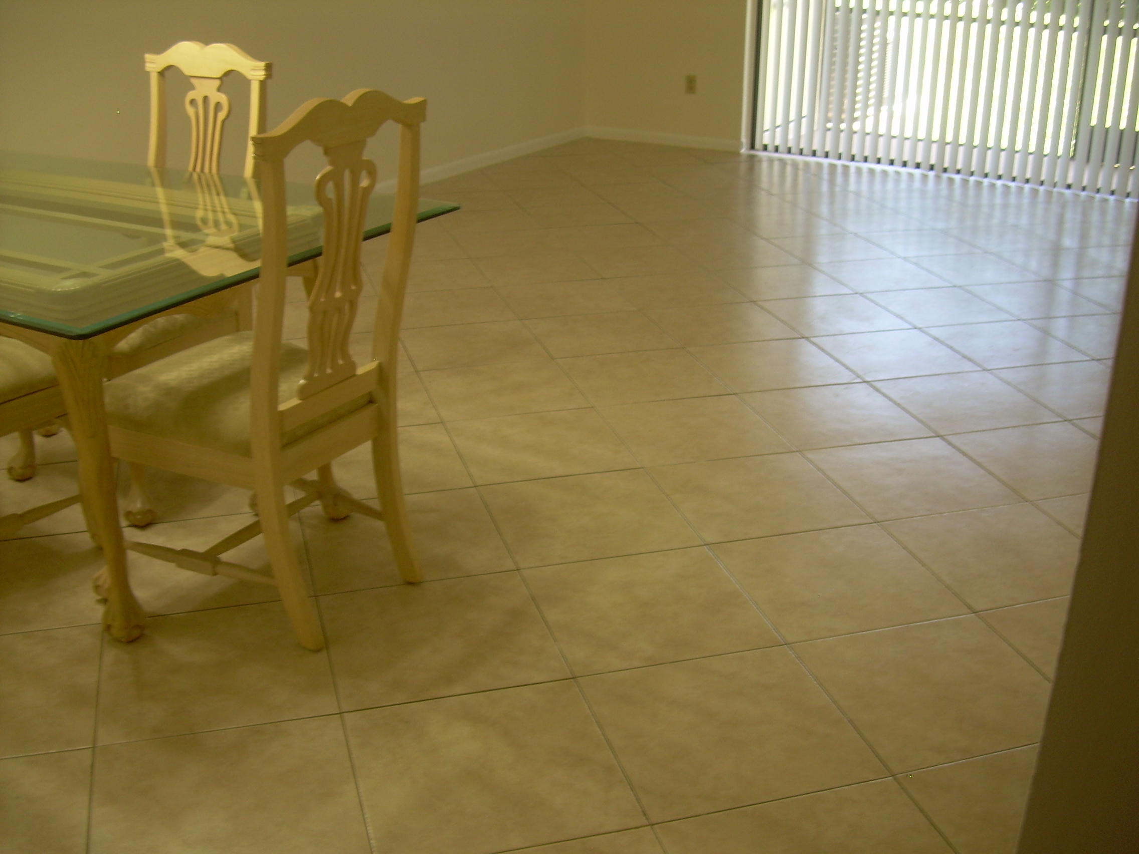 400 Club Circle, Unit 108 Boca Raton, FL 33487 - Photo 8 of 19 Living area