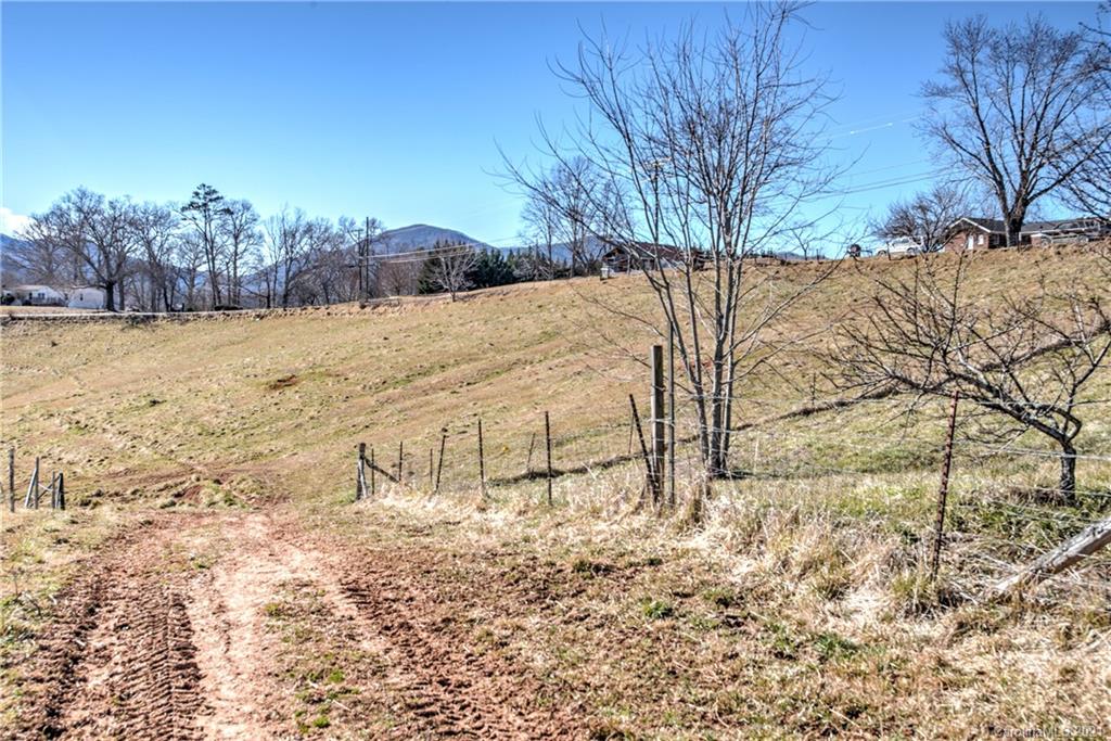 518 Old Newfound Road Leicester, NC 28748 - Photo 2 of 11 a view of ocean