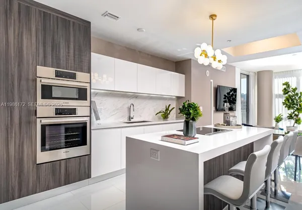 $9,150 | 851 Northeast 1st Avenue, Unit 1011, Miami, FL 33132