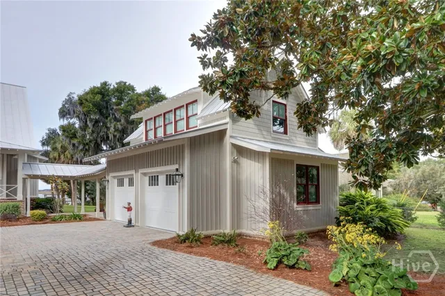 $2,500 | 1320 Wilmington Island Road, Savannah, GA 31410