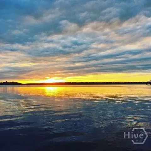 $2,500 | 1320 Wilmington Island Road, Savannah, GA 31410