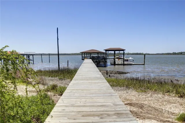 $2,500 | 1320 Wilmington Island Road, Savannah, GA 31410