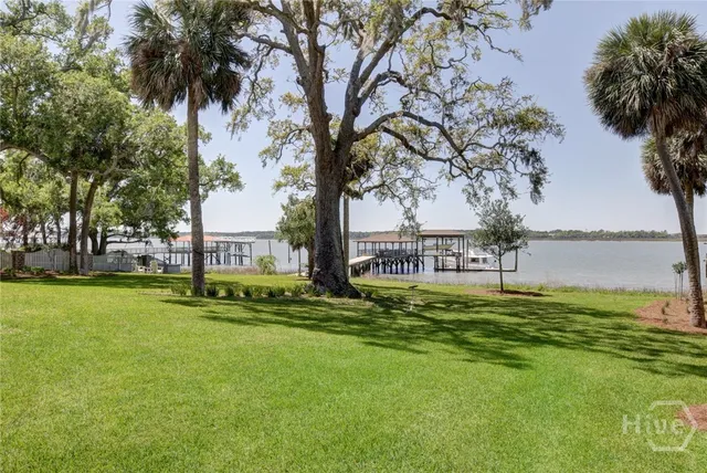 $2,500 | 1320 Wilmington Island Road, Savannah, GA 31410
