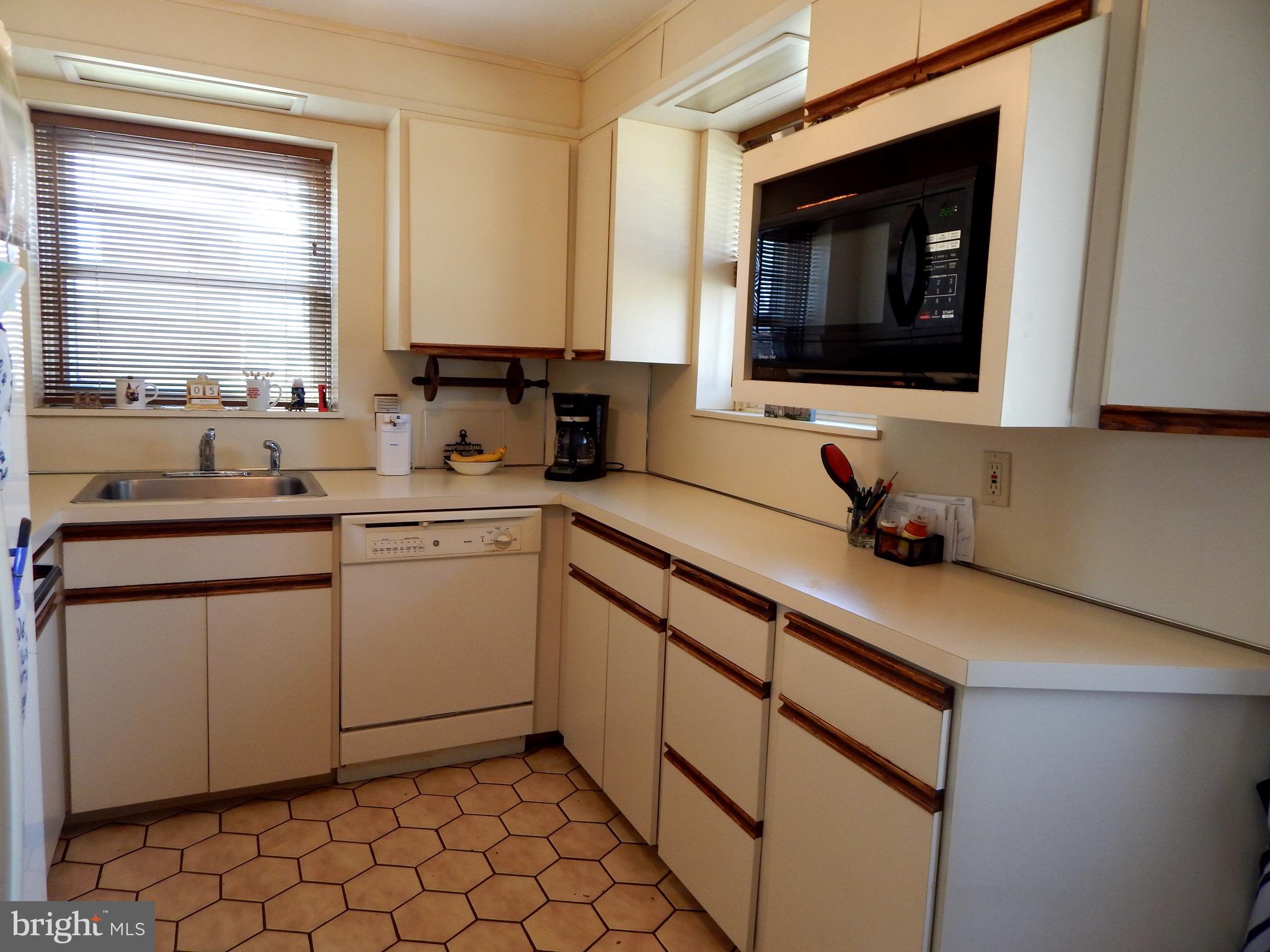 317 Nicholson Road Ridley Park, PA 19078 - Photo 12 of 36 Kitchen w/ceramic tiled floor, microwave