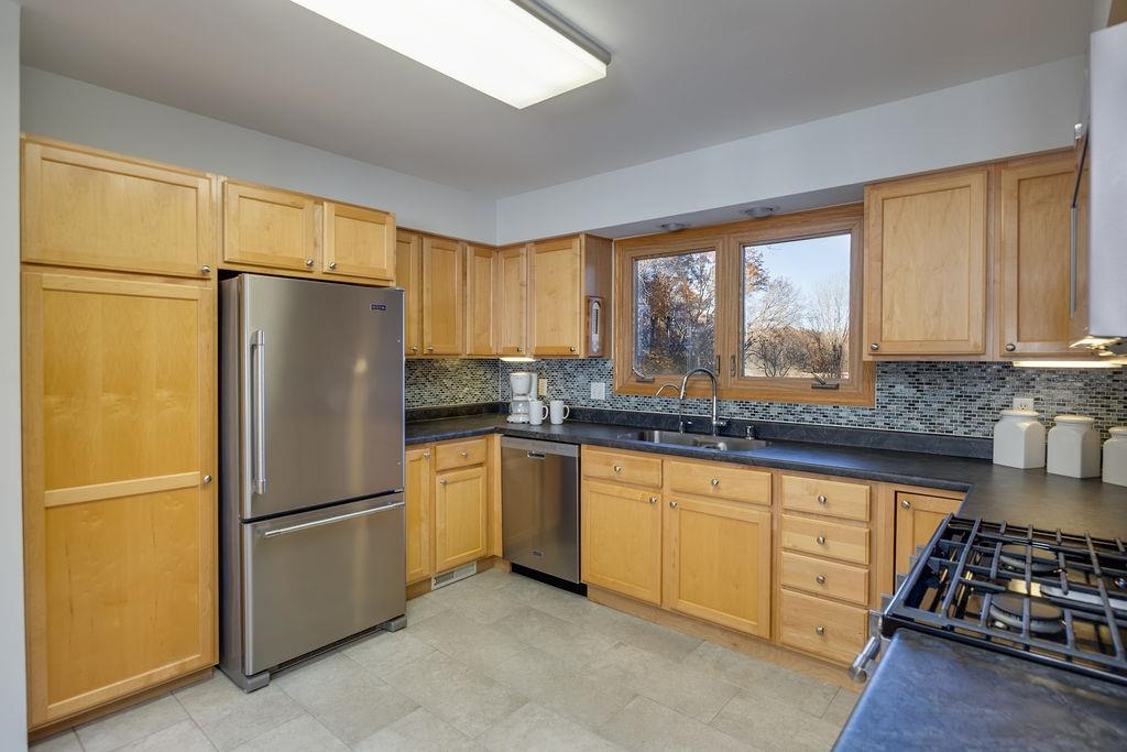 5442 Broken Bow Road Sun Prairie, WI 53590 - Photo 6 of 45