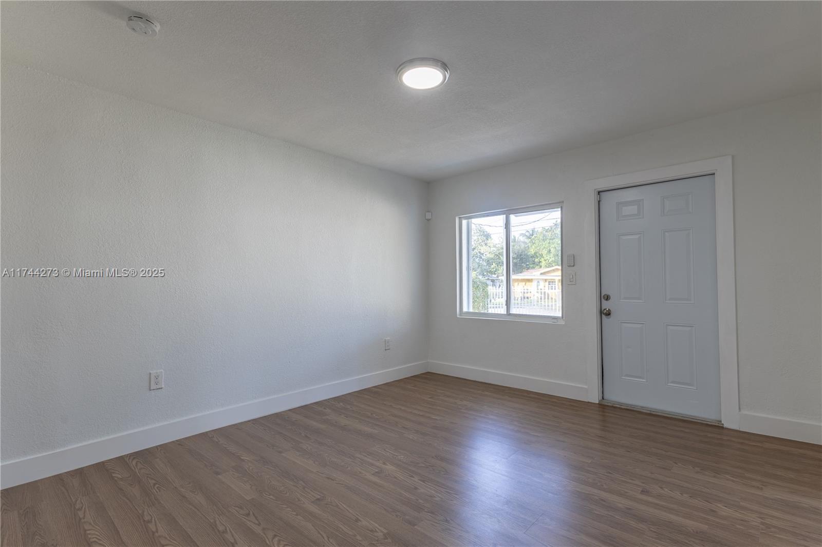 866 Northwest 108th Street Miami, FL 33168 - Photo 4 of 32