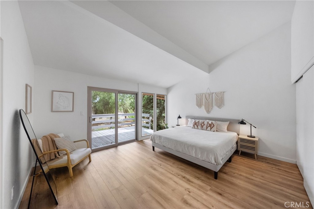 41070 Avenida Verde Temecula, CA 92591 - Photo 29 of 70 a bedroom with a bed and a large window