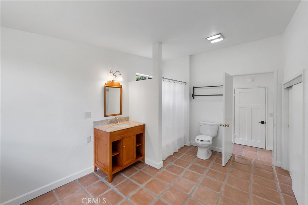 41070 Avenida Verde Temecula, CA 92591 - Photo 58 of 70 a bathroom with a sink and a toilet