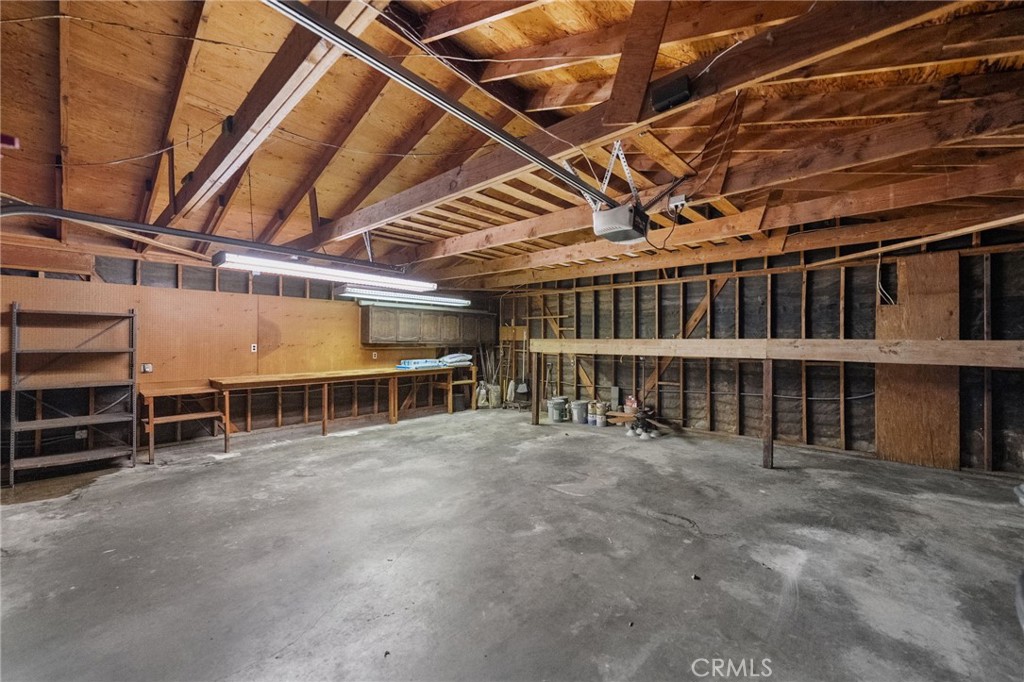 41070 Avenida Verde Temecula, CA 92591 - Photo 59 of 70 a view of an empty room with furniture