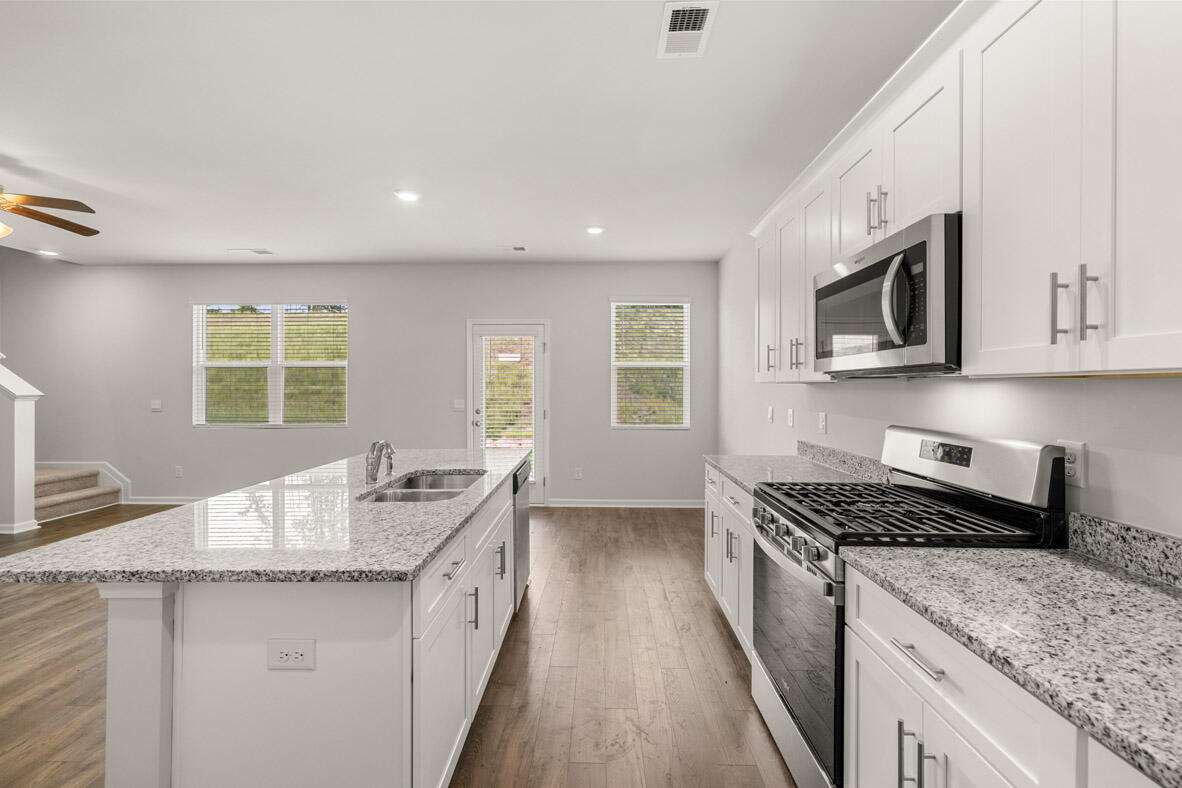 947 Raghorn Road Grovetown, GA 30813 - Photo 6 of 43 Spacious kitchen