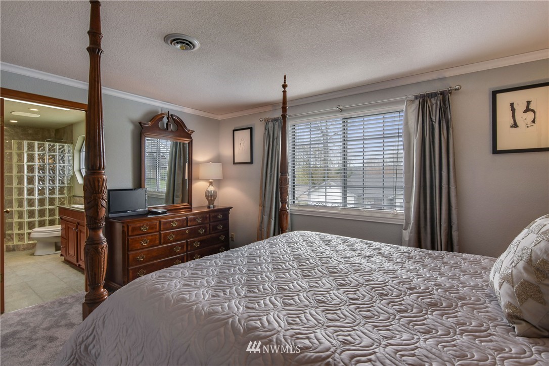 23421 8th Place West Bothell, WA 98021 - Photo 15 of 24
