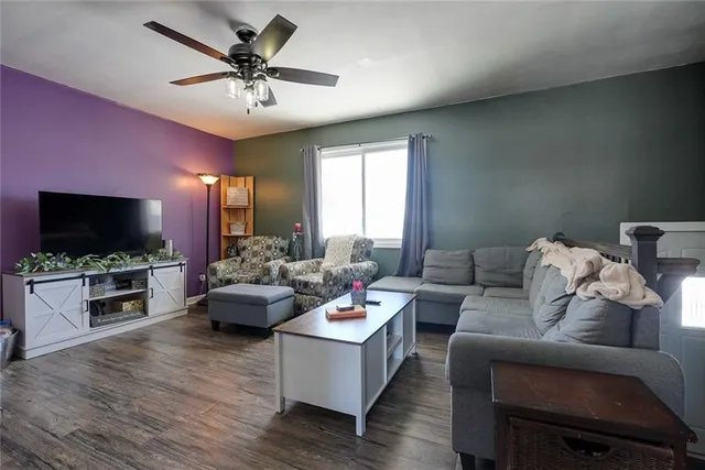 $247,500 | 1808 Southeast Kingsway, Oak Grove, MO 64075