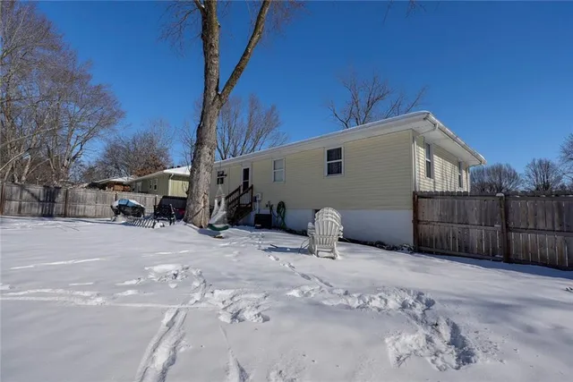 $247,500 | 1808 Southeast Kingsway, Oak Grove, MO 64075