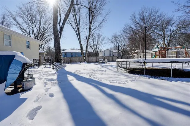 $247,500 | 1808 Southeast Kingsway, Oak Grove, MO 64075