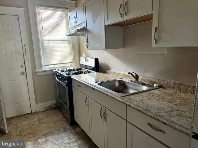 $1,950 | 3222 Ellerslie Avenue, Baltimore, MD 21218