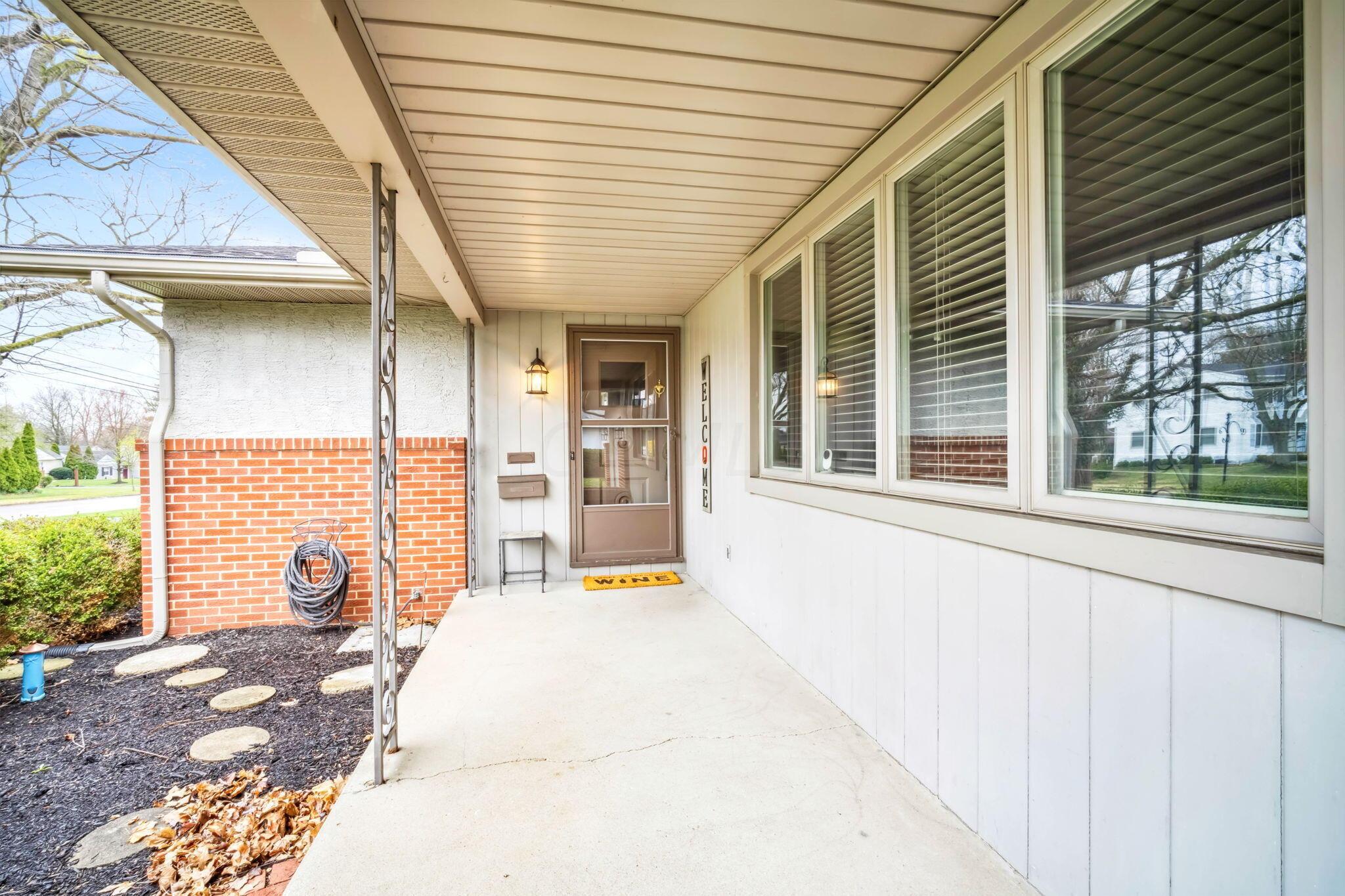 2440 Middlesex Road Columbus, OH 43220 - Photo 5 of 14 Front Porch