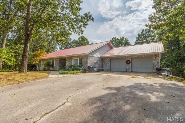 $299,000 | 17140 Lemming Lane, St. Robert, MO 65584