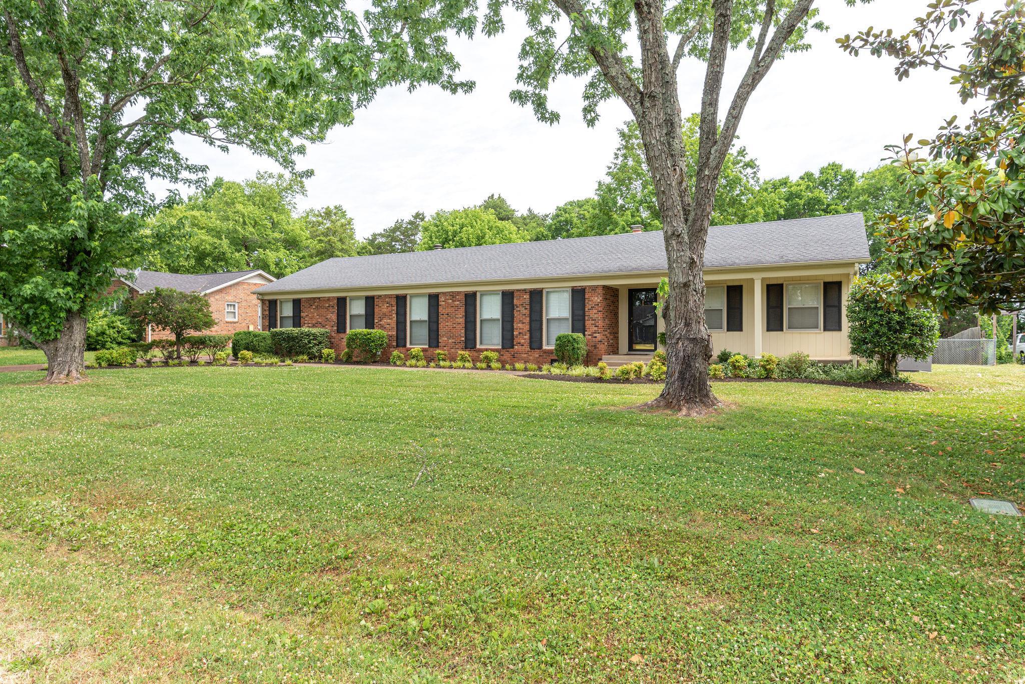 1911 Robinson Road Murfreesboro, TN 37130 - Photo 2 of 22 Gallery Image 2