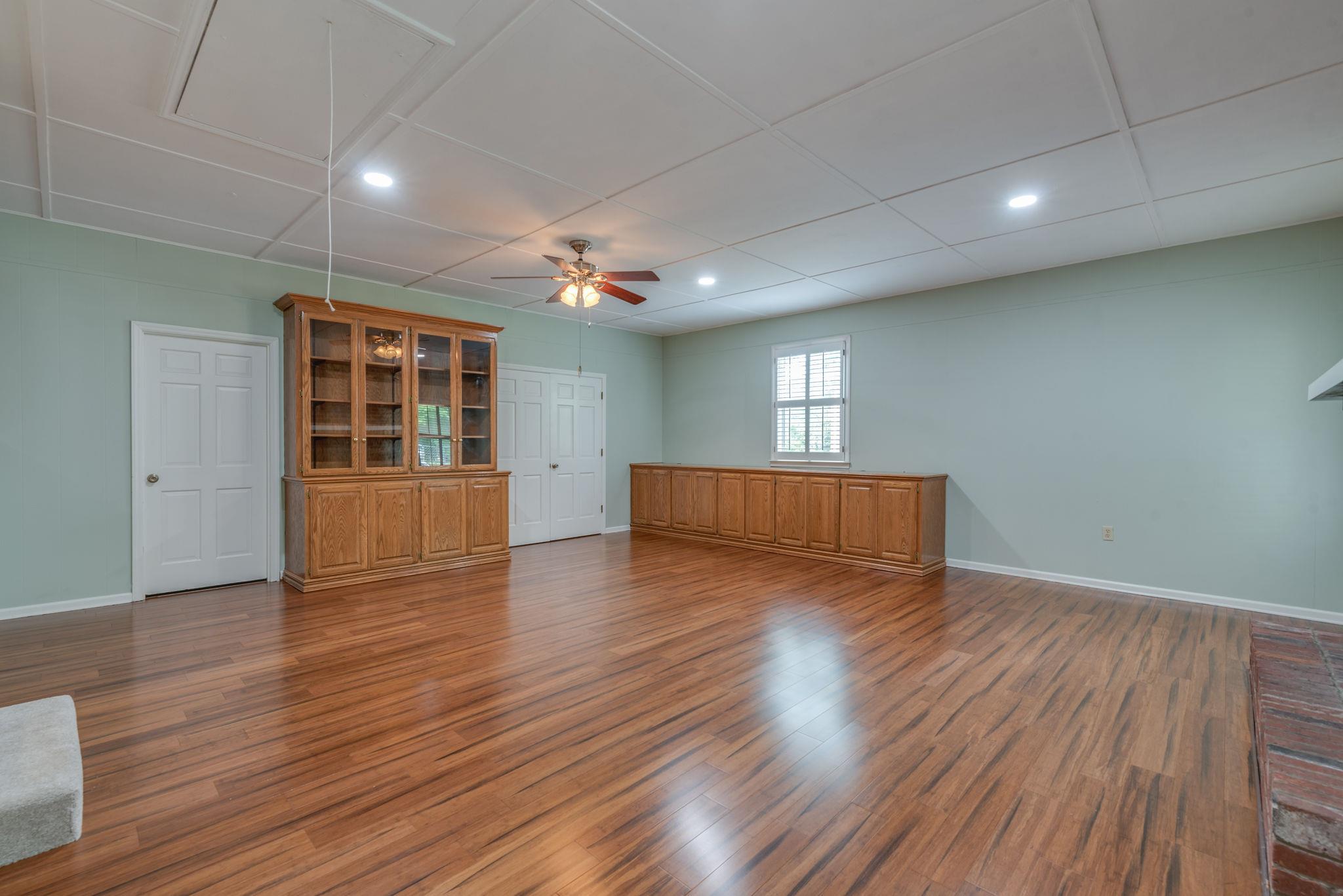 1911 Robinson Road Murfreesboro, TN 37130 - Photo 13 of 22 Gallery Image 13