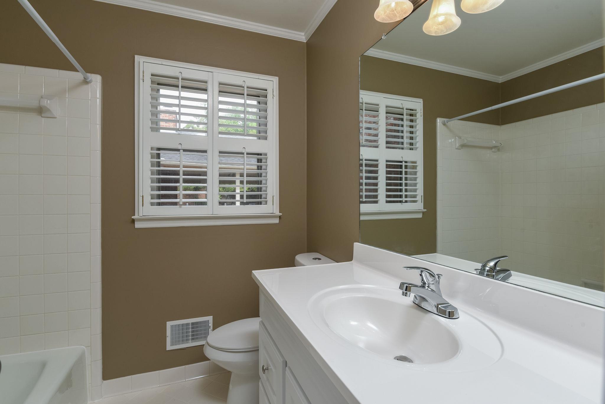 1911 Robinson Road Murfreesboro, TN 37130 - Photo 16 of 22 Gallery Image 16